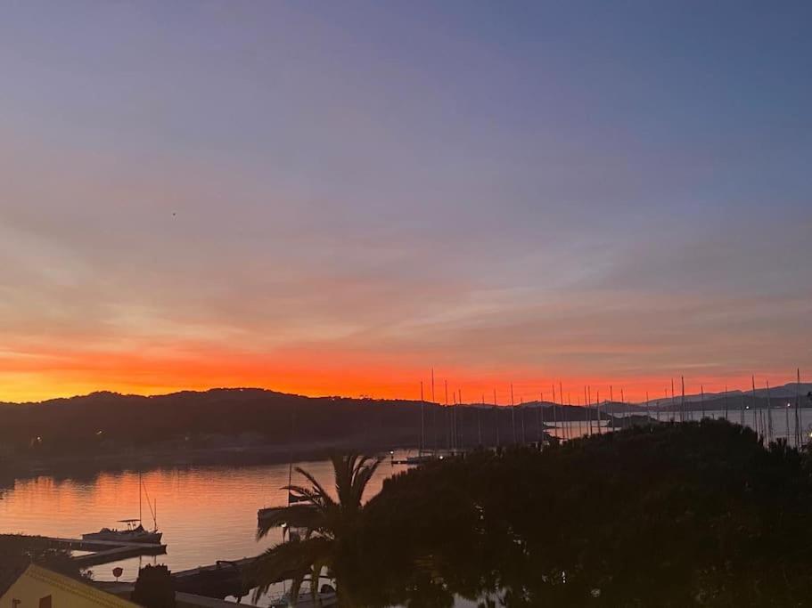 Ile De Porquerolles : T3 Climatise Vue Mer Esterno foto